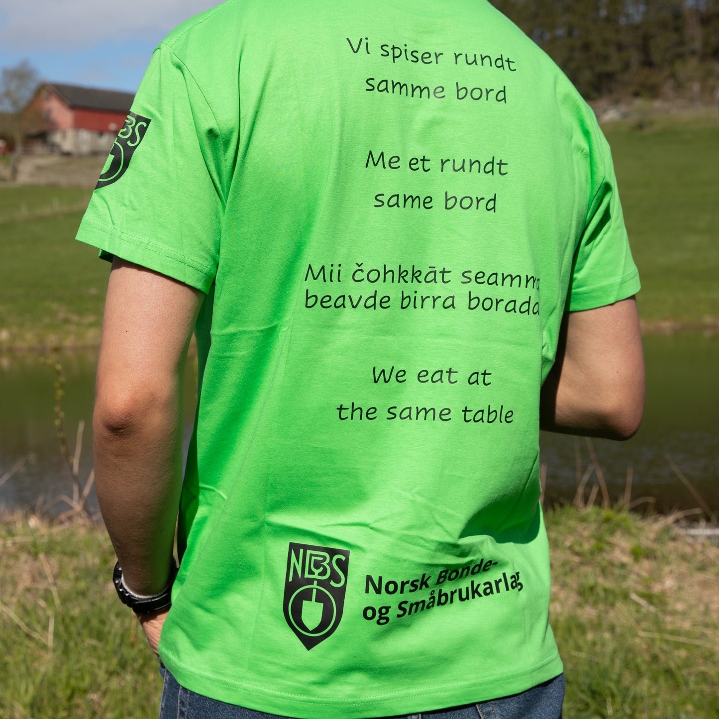 Vi spiser rundt samme bord